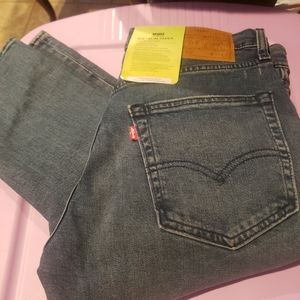 Levis 512